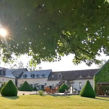 Domaine De La Limetiere Hotel Neuvy-le-Roi Ngoại thất bức ảnh