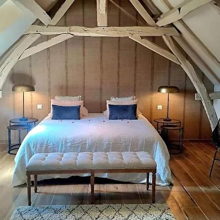 Domaine De La Limetiere Hotel Neuvy-le-Roi Ngoại thất bức ảnh