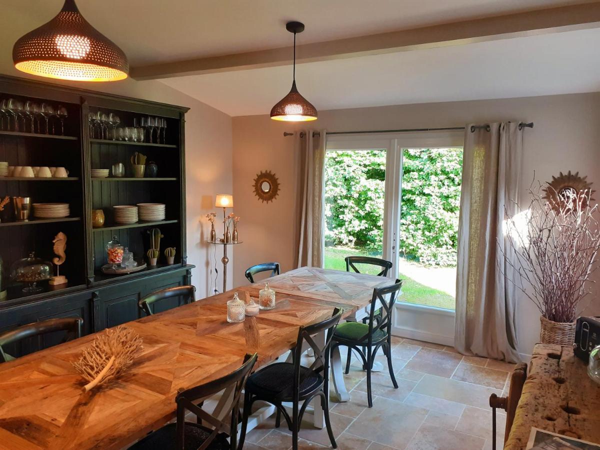 Domaine De La Limetiere Hotel Neuvy-le-Roi Ngoại thất bức ảnh