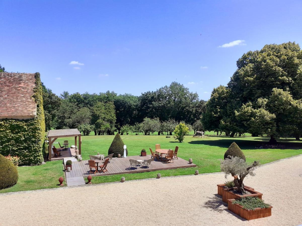 Domaine De La Limetiere Hotel Neuvy-le-Roi Ngoại thất bức ảnh
