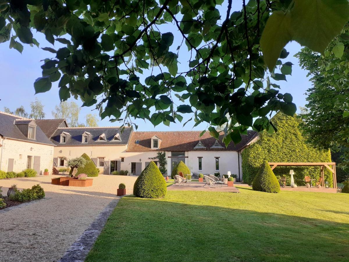 Domaine De La Limetiere Hotel Neuvy-le-Roi Ngoại thất bức ảnh