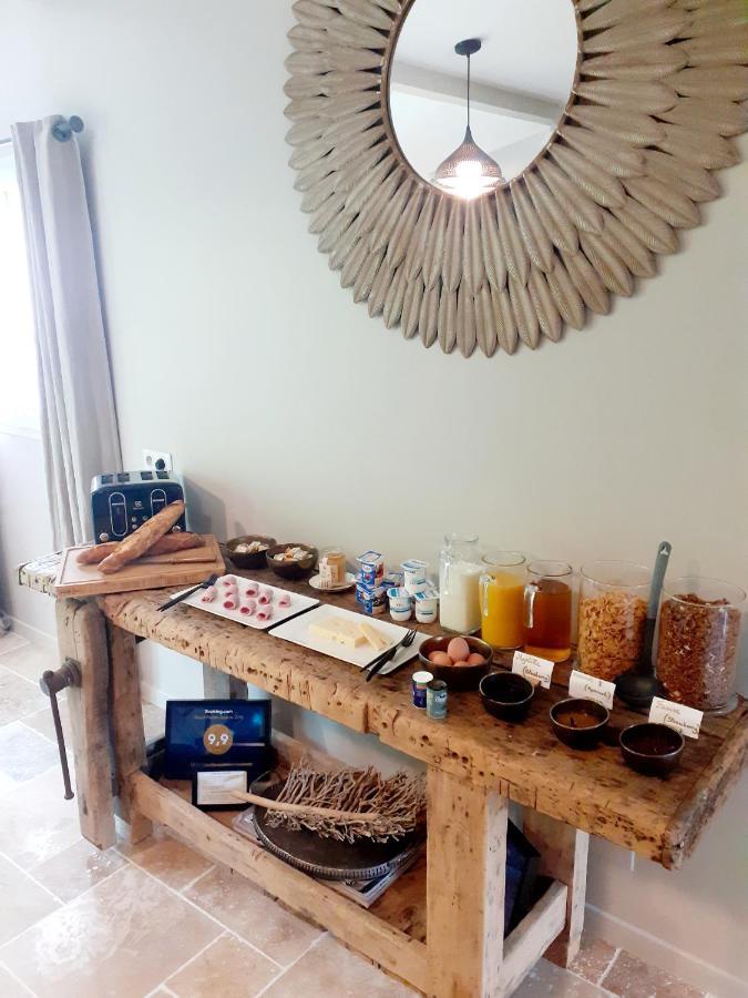 Domaine De La Limetiere Hotel Neuvy-le-Roi Ngoại thất bức ảnh