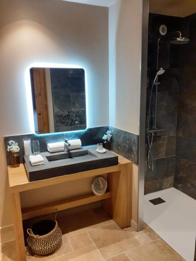 Domaine De La Limetiere Hotel Neuvy-le-Roi Ngoại thất bức ảnh