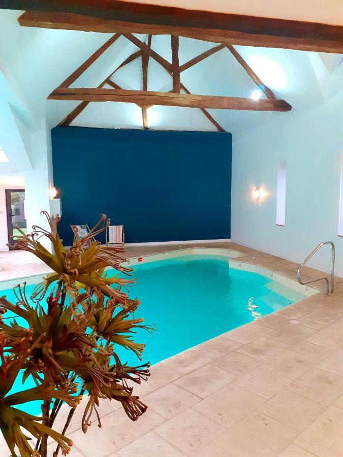 Domaine De La Limetiere Hotel Neuvy-le-Roi Ngoại thất bức ảnh