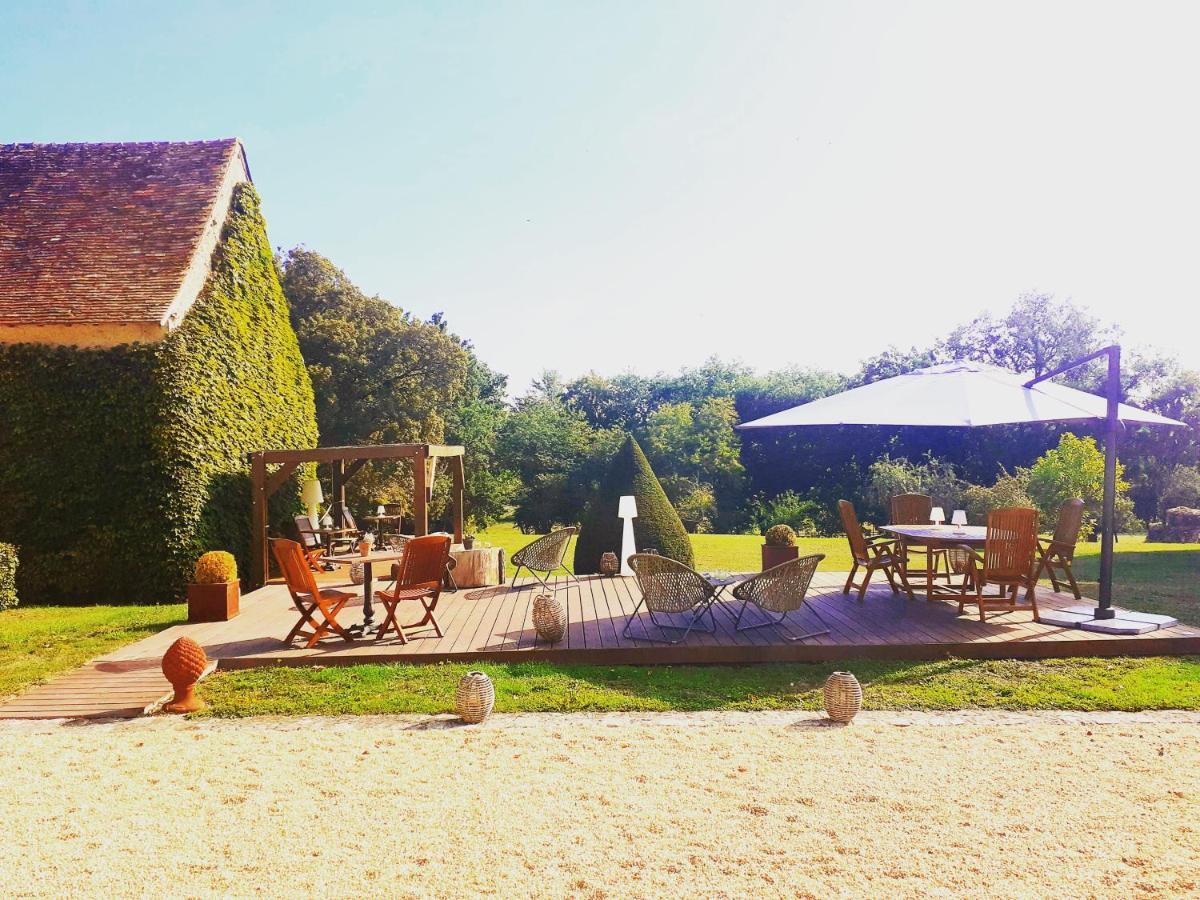 Domaine De La Limetiere Hotel Neuvy-le-Roi Ngoại thất bức ảnh