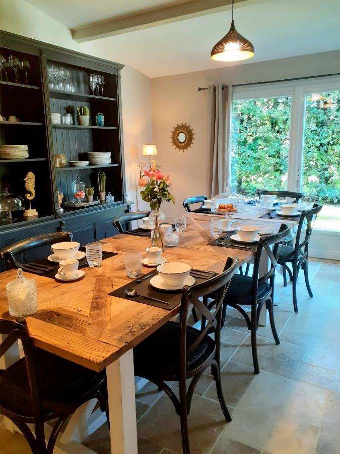 Domaine De La Limetiere Hotel Neuvy-le-Roi Ngoại thất bức ảnh