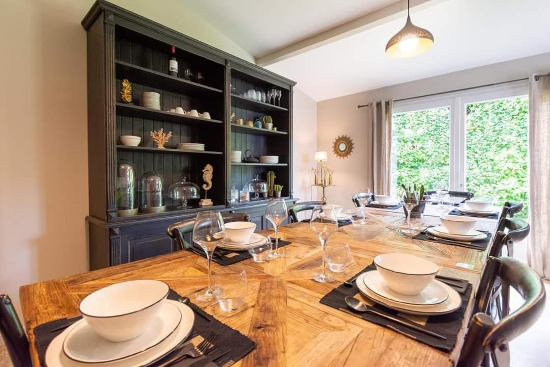Domaine De La Limetiere Hotel Neuvy-le-Roi Ngoại thất bức ảnh