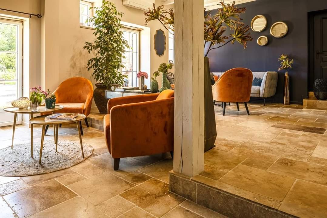 Domaine De La Limetiere Hotel Neuvy-le-Roi Ngoại thất bức ảnh