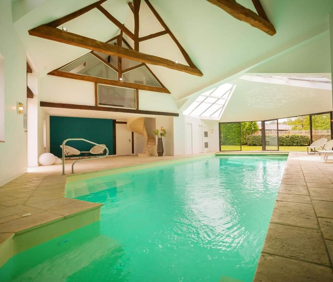Domaine De La Limetiere Hotel Neuvy-le-Roi Ngoại thất bức ảnh