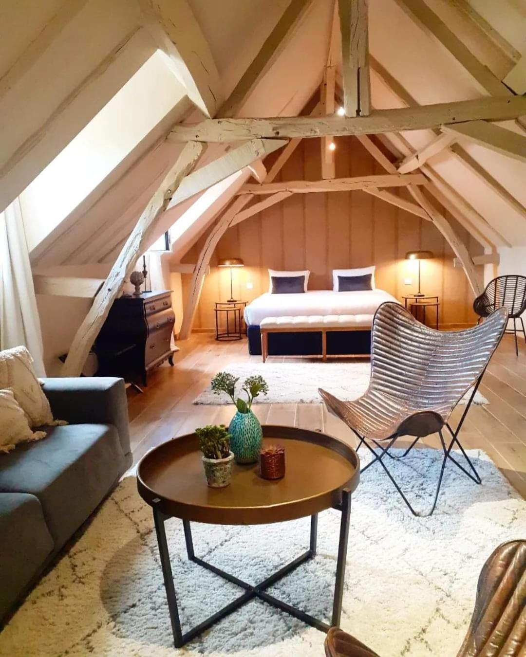 Domaine De La Limetiere Hotel Neuvy-le-Roi Ngoại thất bức ảnh