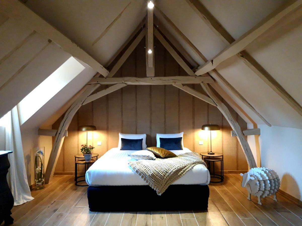 Domaine De La Limetiere Hotel Neuvy-le-Roi Ngoại thất bức ảnh